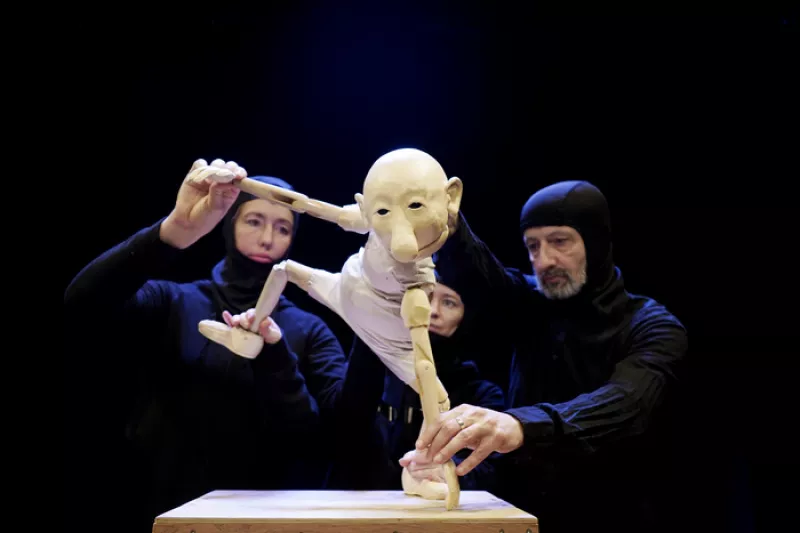 Pouvoir-une Tribu Collectif-Festival Marionnettissimo