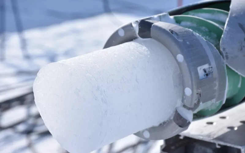 1 Chercheur 1 Manip  : « Carottes de Glace  : une Archive Glacée de L’évolution du Climat »