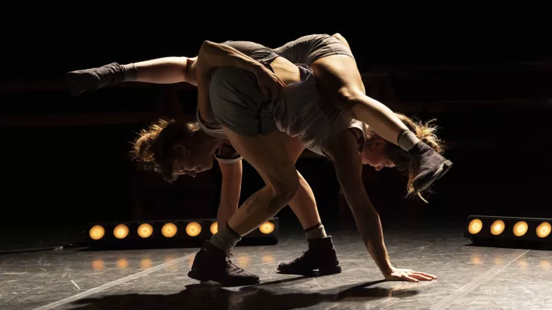 Cirque : la Boule – Liam Lelarge et Kim Marro