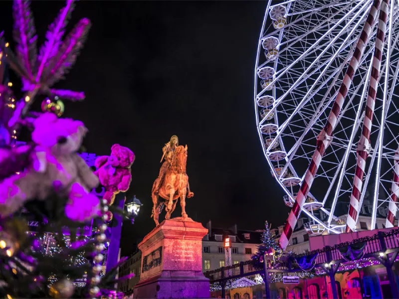 Noël à Orléans : une Histoire à Deux Voix