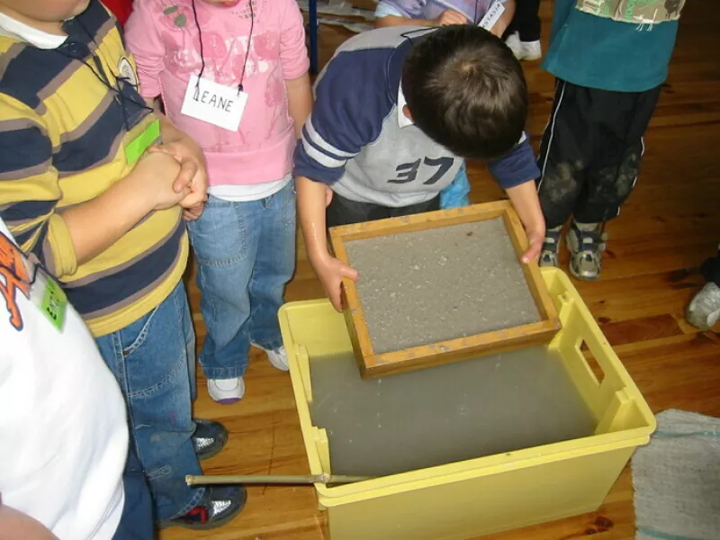 Atelier de Création Artistique en Papier