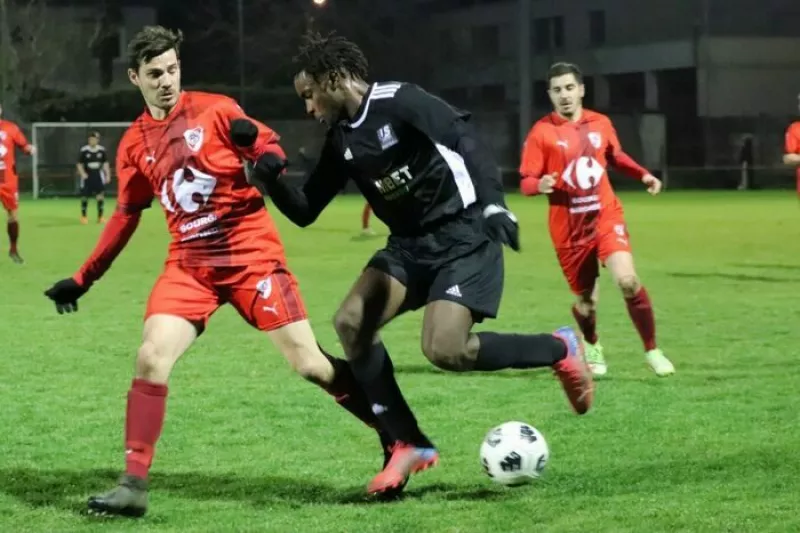 Matchs de Football à Cenon