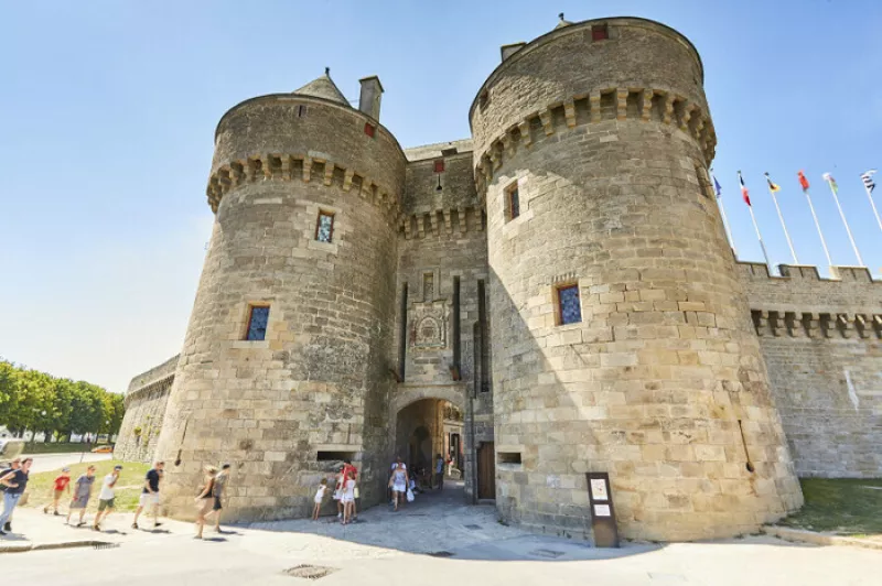 Visite Famille-la Porte Saint-Michel dans Tous les Sens 