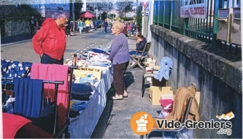 Vide Greniers et Marché d'Antan Ecole Firmin Marbeau Brive