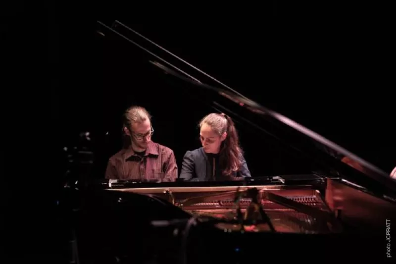 Hasinakis : Duo de Piano à Quatre Mains