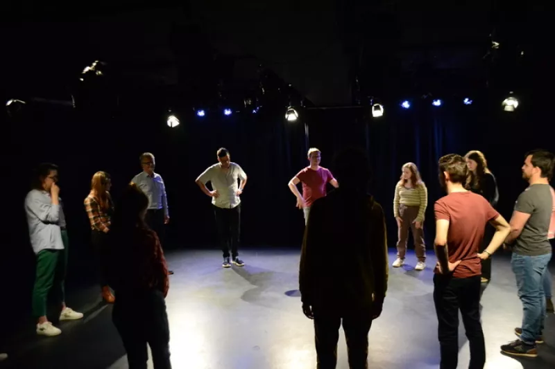 Atelier Théâtre Adulte pour les Débutant.es à la Barraca Zem