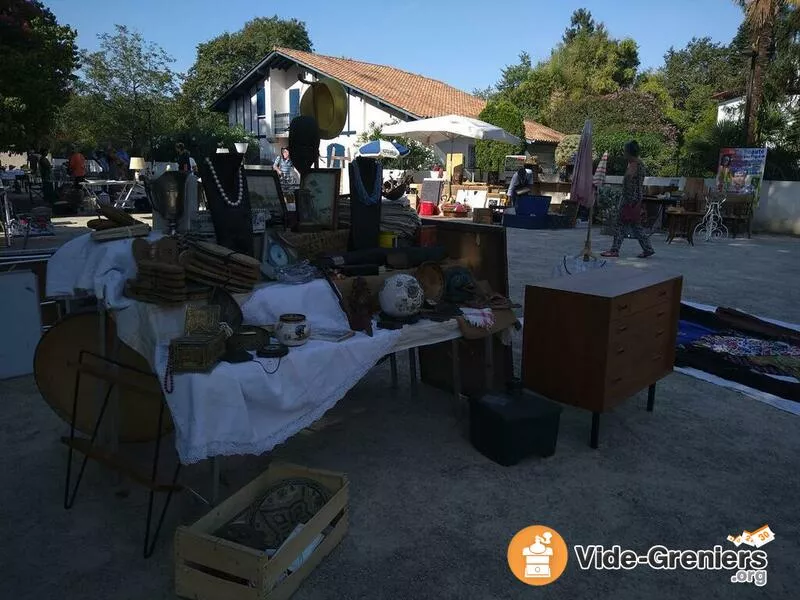 Brocante Professionnelle du Jardin Public