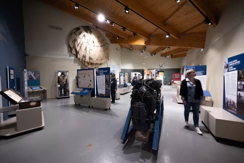 Exposition : à la Hauteur du Défi, L’aviation Royale du Canada pendant la Seconde Guerre Mondiale