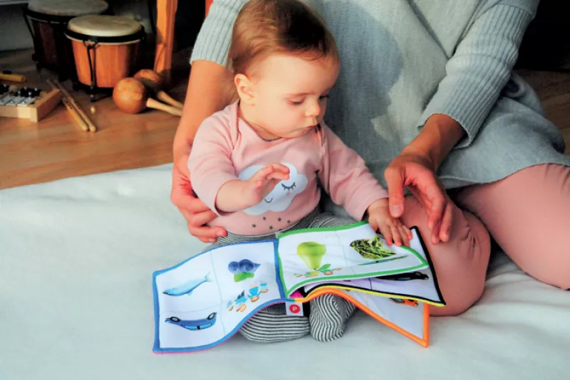 Bébés Lecteurs Aux Bordes