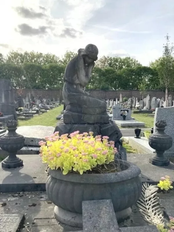 Belles Âmes et Grandes Dames au Cimetière de Roubaix