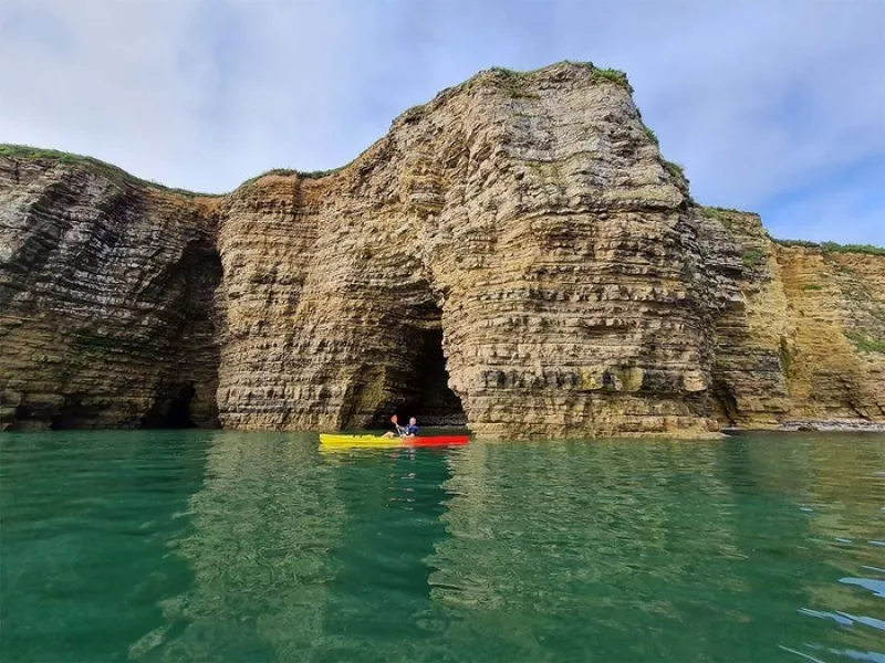 Balade en Kayak vers les Falaises d'Omaha Beach