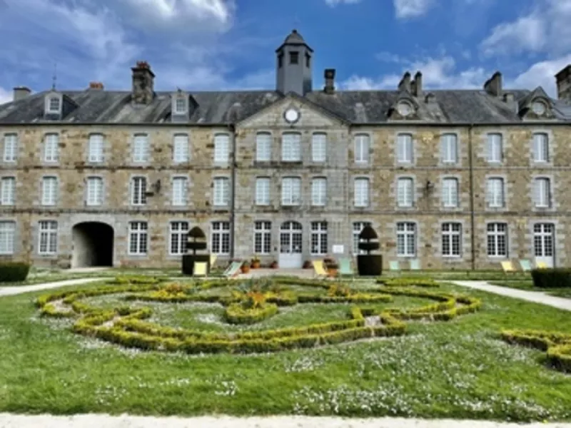 Levez les Yeux  de L'hôtel-Dieu au Musée 