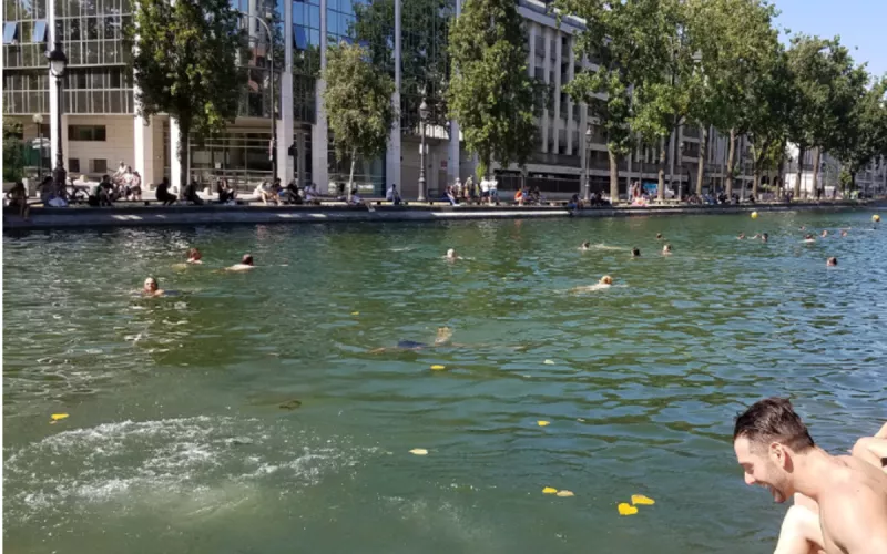 Swimming At The Canal Saint-Martin