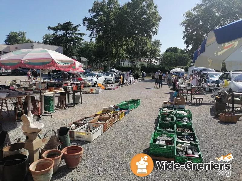 Parking Casanova : Vide Grenier-Brocante