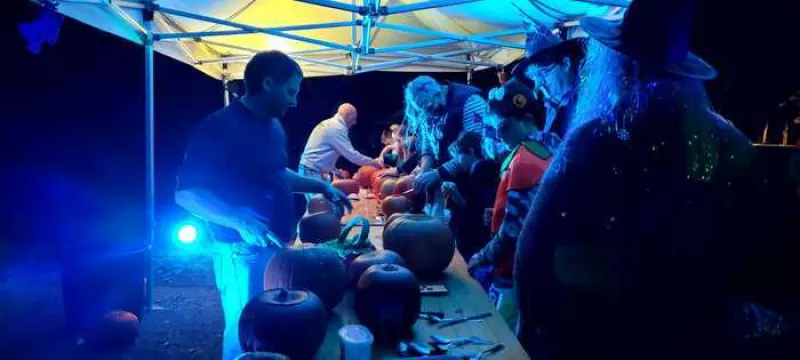 Halloween dans le Parc du Château à Savigny Sous Faye