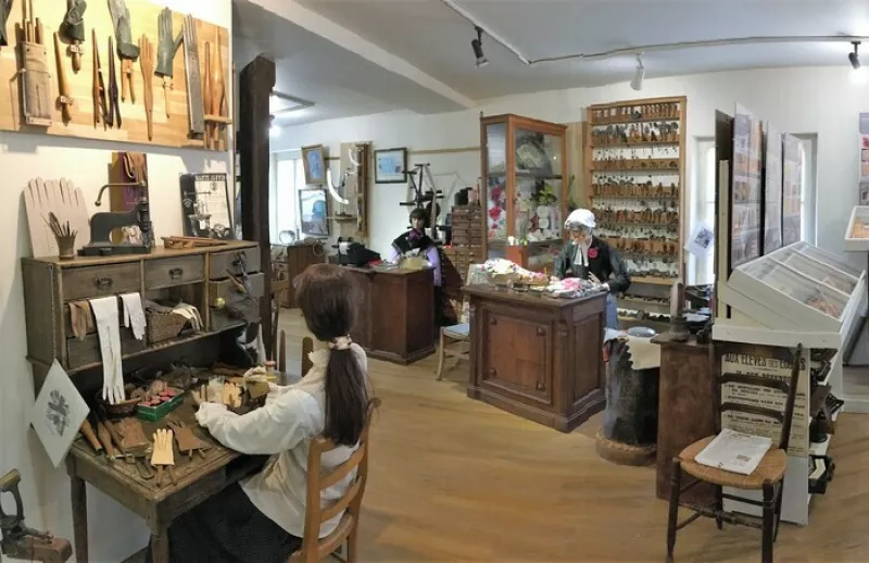 Le Musée de l'Outil à Bièvres (Visite Guidée)