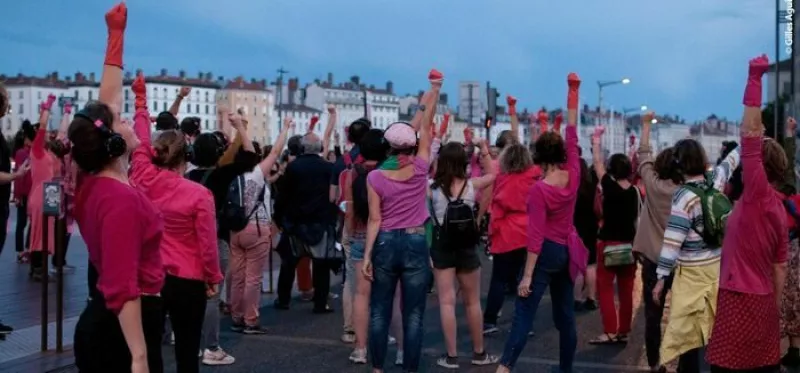 Place des Héroïnes : Compagnie Acte [Bienvenue en Ville]