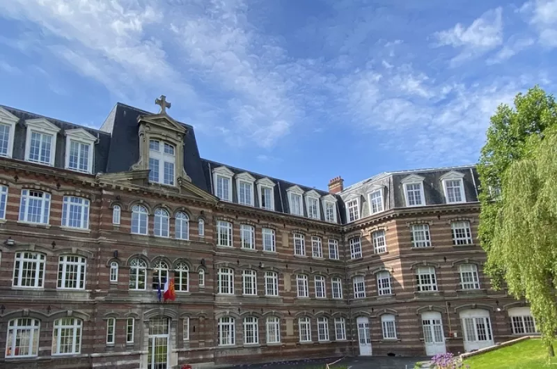 Visite Guidée du Campus par les Étudiants