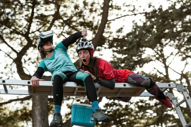 Theatre : Tranquillement Assises au Bord du Gouffre