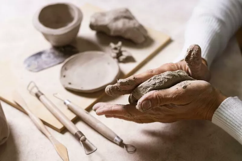 Les Mains dans la Terre