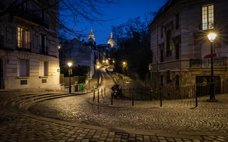 Halloween  : Jeu de Piste Nocturne à Montmartre entre Amis