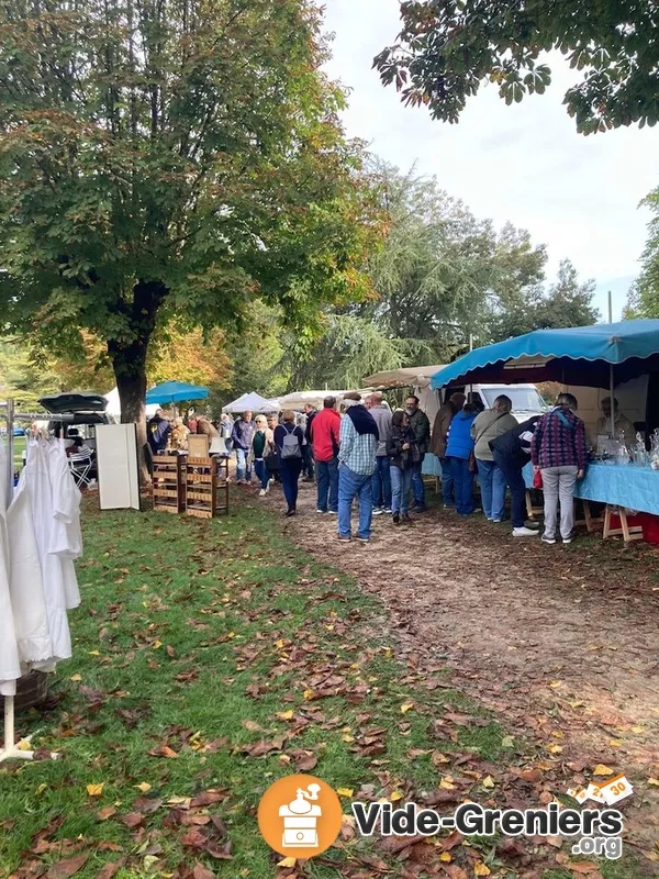 Belle Brocante d'Automne dans le Jardin des Moines Brantome