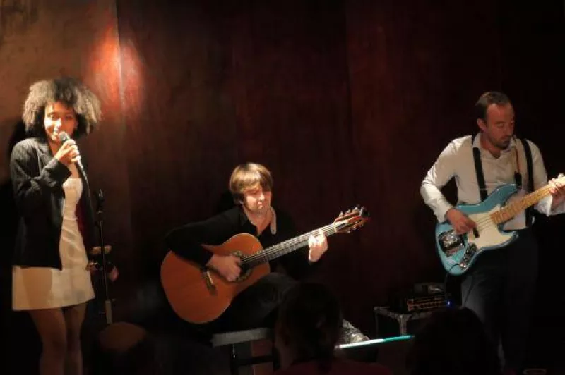 Fabien Lafiandra Trio : Guitare, Voix, Basse