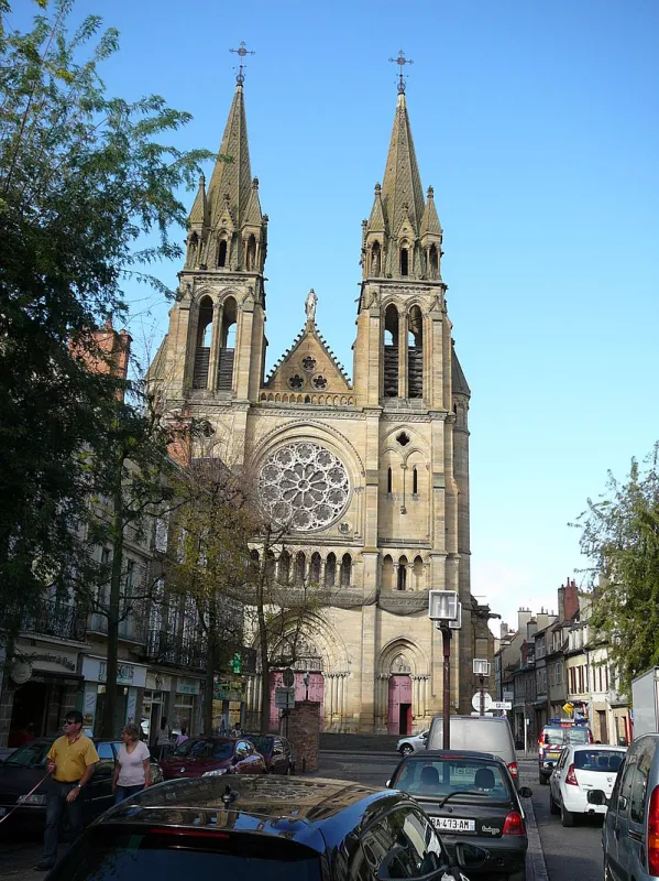 Place de l'Église de Moulins
